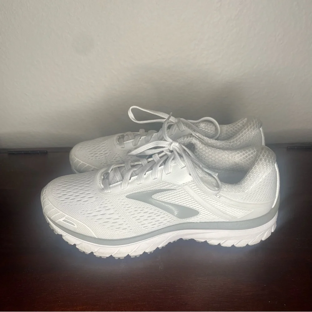 Brooks Adrenaline GTS 18 White Sneaker Size 9 - Picture 8 of 15